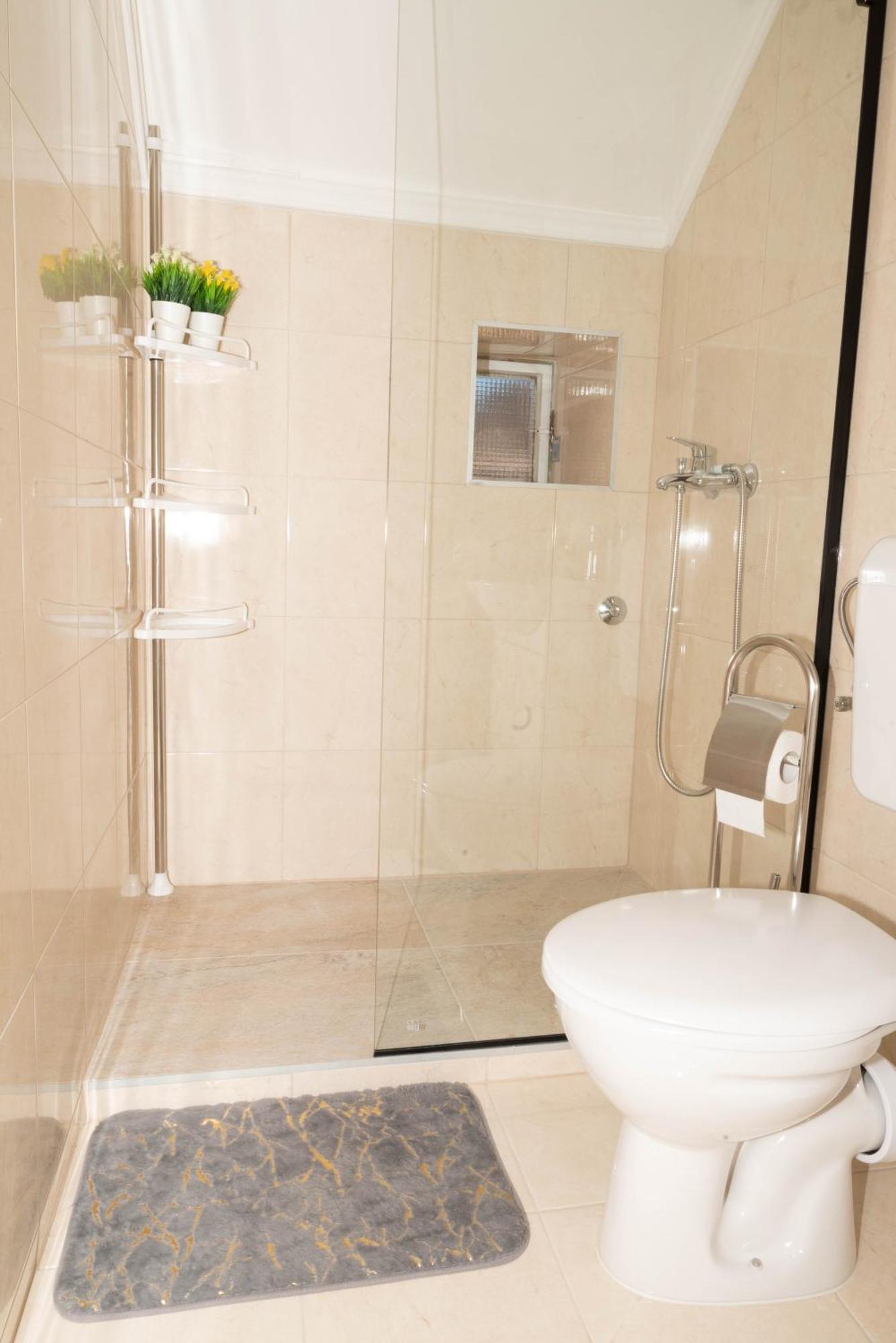Guest House Ivona สปลิท ภายนอก รูปภาพ