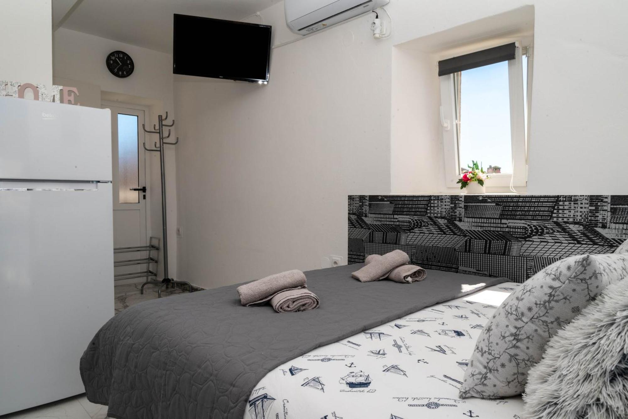 Guest House Ivona สปลิท ภายนอก รูปภาพ